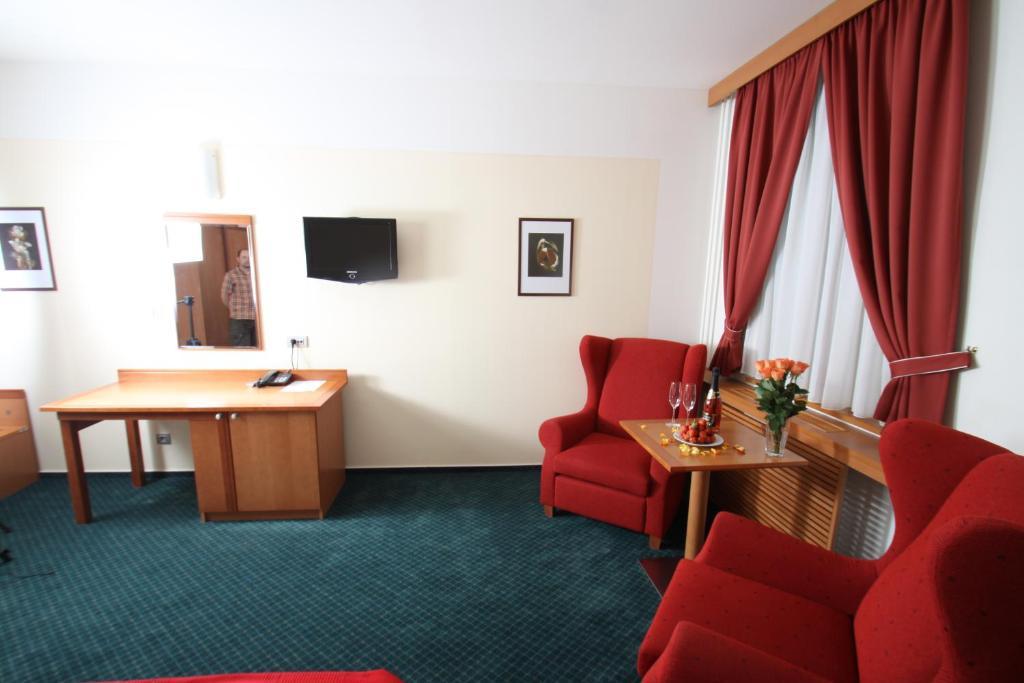 Hotel Slovan Есеник Номер фото