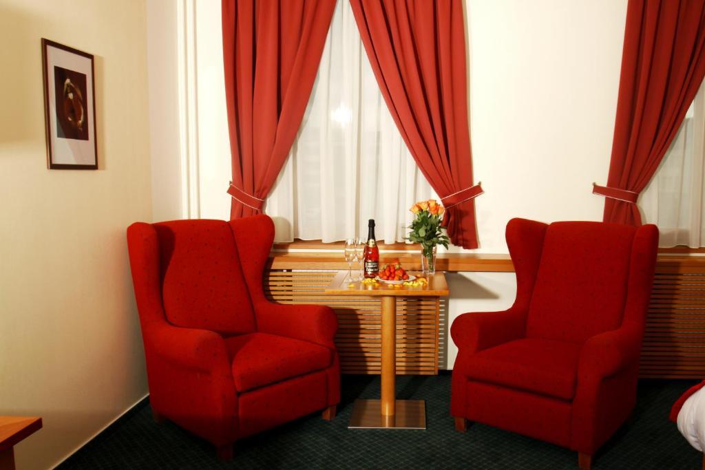 Hotel Slovan Есеник Номер фото