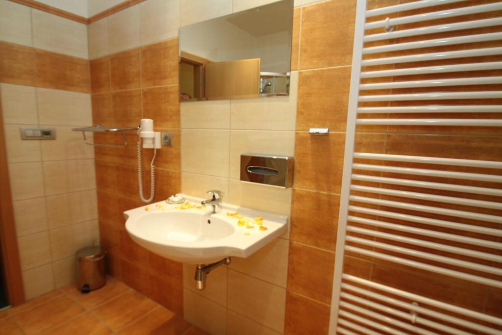 Hotel Slovan Есеник Номер фото